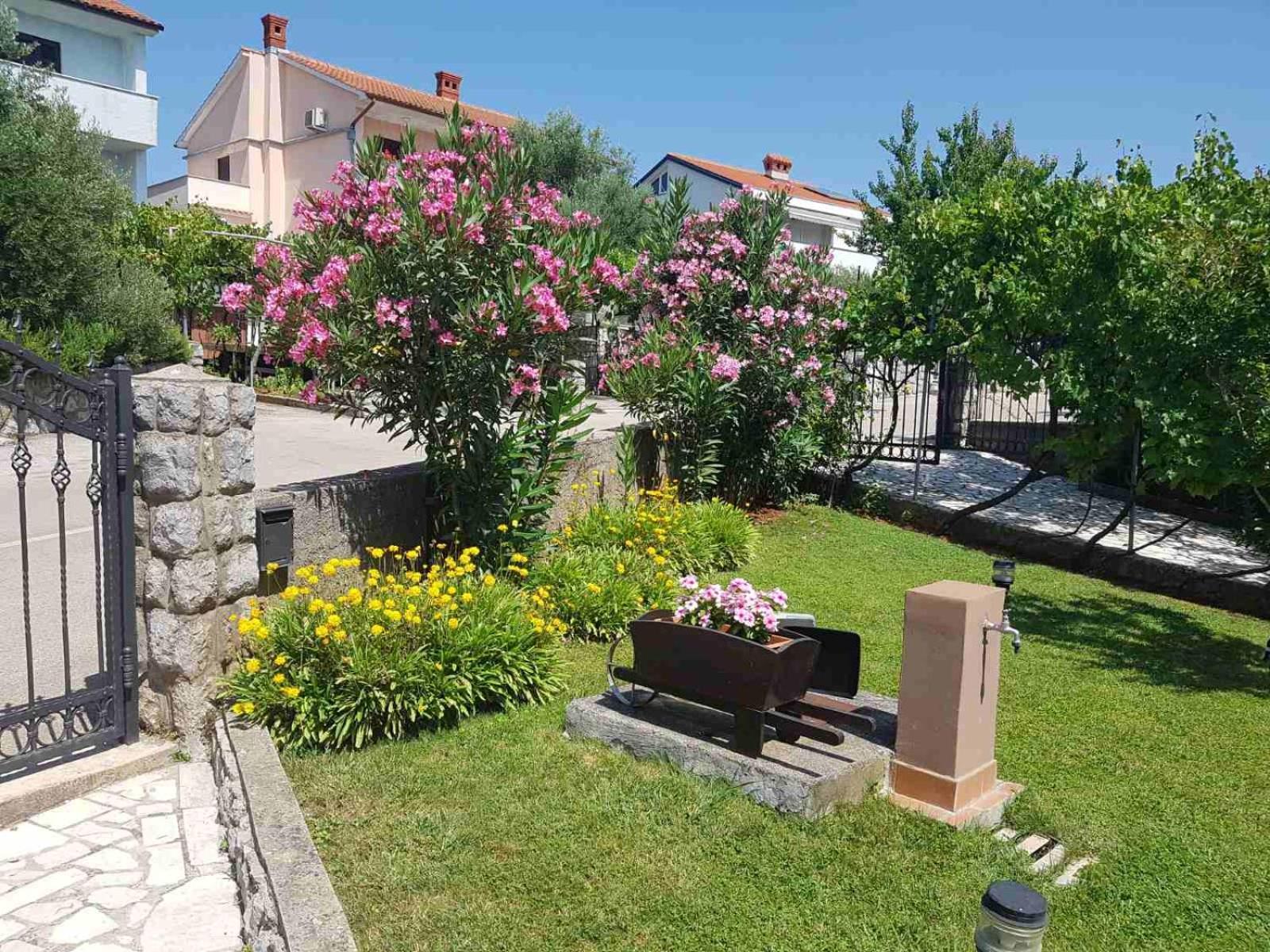 Apartments Mira Krk Krk Town Exterior foto